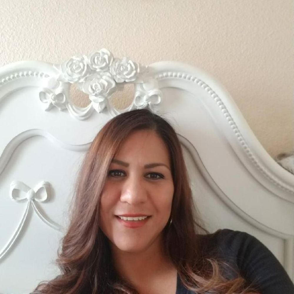 Meet your Posher, Claudia